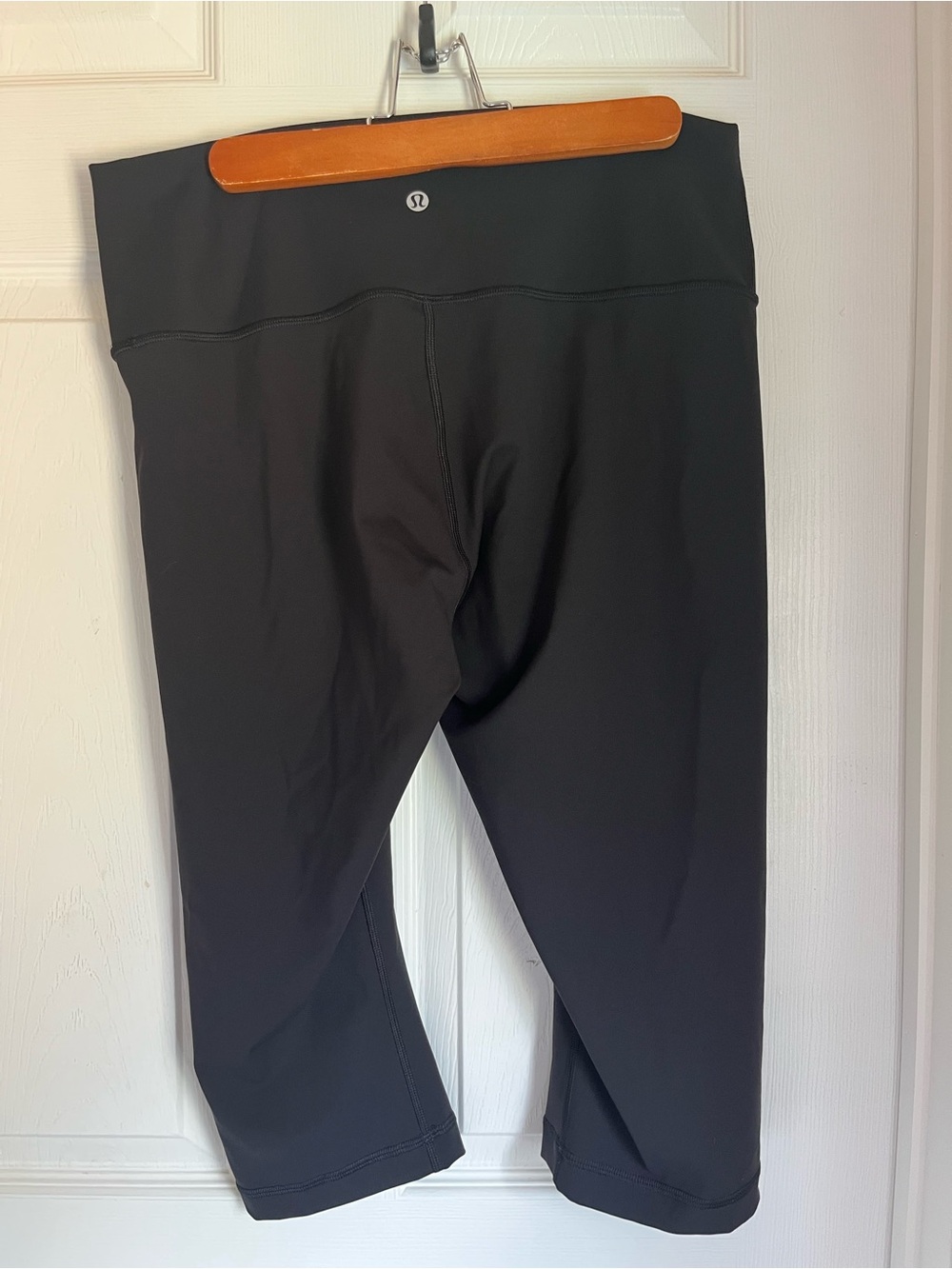 Lululemon Black Cropped Yoga Leggings Size 12 High Rise Capri Athletic - Picture 2 of 7